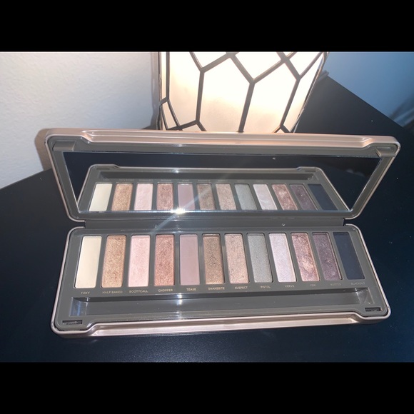 NAKED 2 - Picture 2 of 4